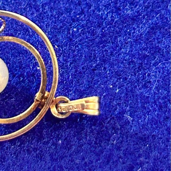 🎉HP🎉 Vintage Gold Filled Round Filligree Pendant with Pearl - Picture 3 of 7